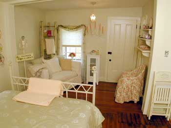 Interior view of The Cottage at The Cothren House Historic Estate
